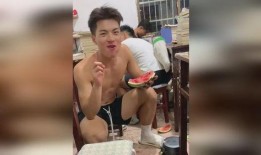 今日吃瓜體育生男友,揭秘校園戀情背后的甜蜜與挑戰